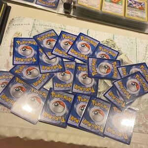 POKÉMON LOT WITH RARES